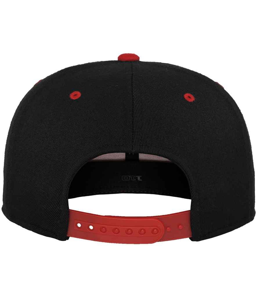 ATL Falcons UK - Embroidered Logo Snapback Cap - Black / Red